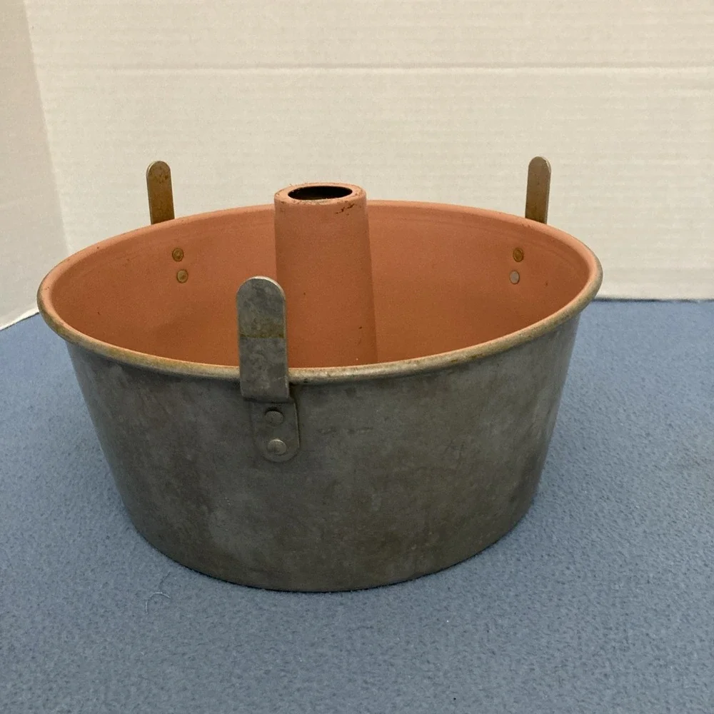 VTG Mirro Aluminum One Piece Angel Food Cake/Bundt Tube Pan - M-5304-50